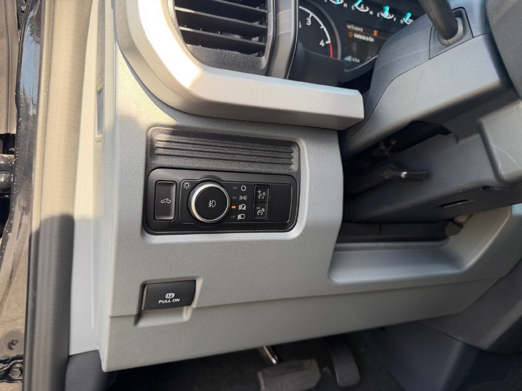 2027 Ford F-350SD XLT