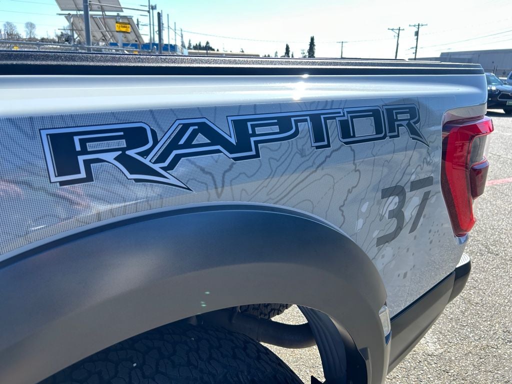 2023 Ford F-150 Raptor 37