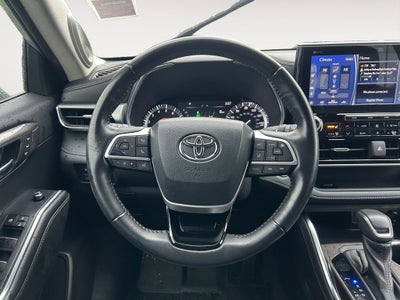2022 Toyota Highlander Platinum