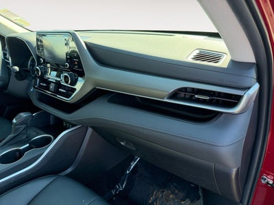 2022 Toyota Highlander Hybrid XLE