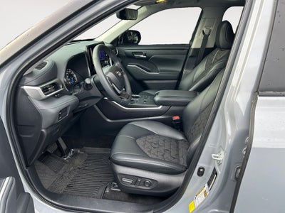 2024 Toyota Highlander Hybrid XLE