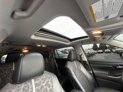 2024 Toyota Highlander Hybrid XLE