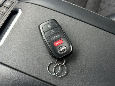 2024 Toyota Highlander Hybrid XLE