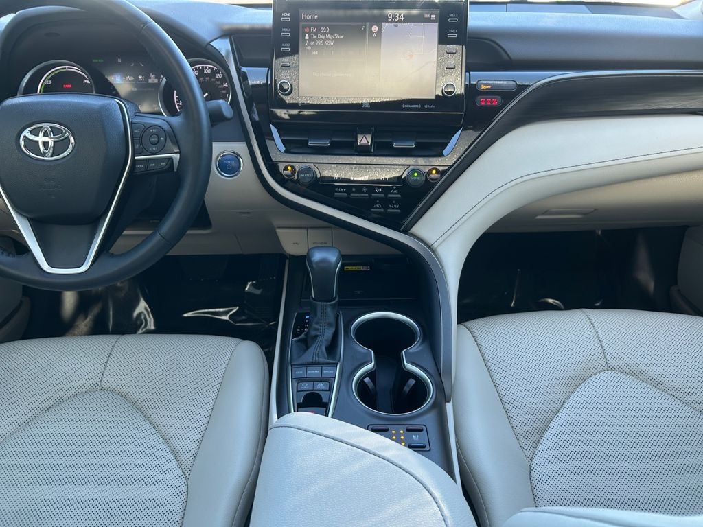 2022 Toyota Camry Hybrid XLE