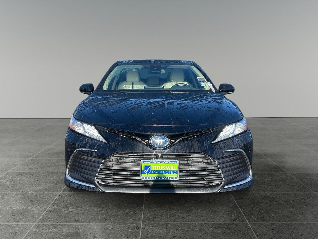2022 Toyota Camry Hybrid XLE
