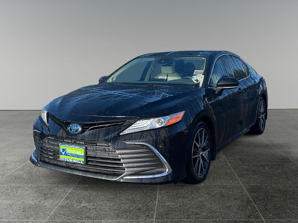 2022 Toyota Camry Hybrid XLE