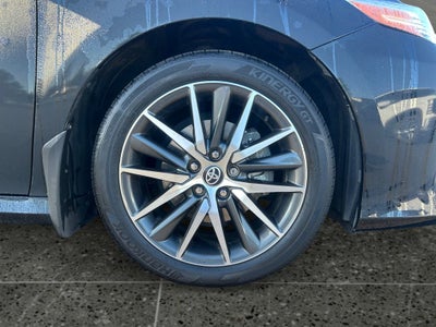 2022 Toyota Camry Hybrid XLE