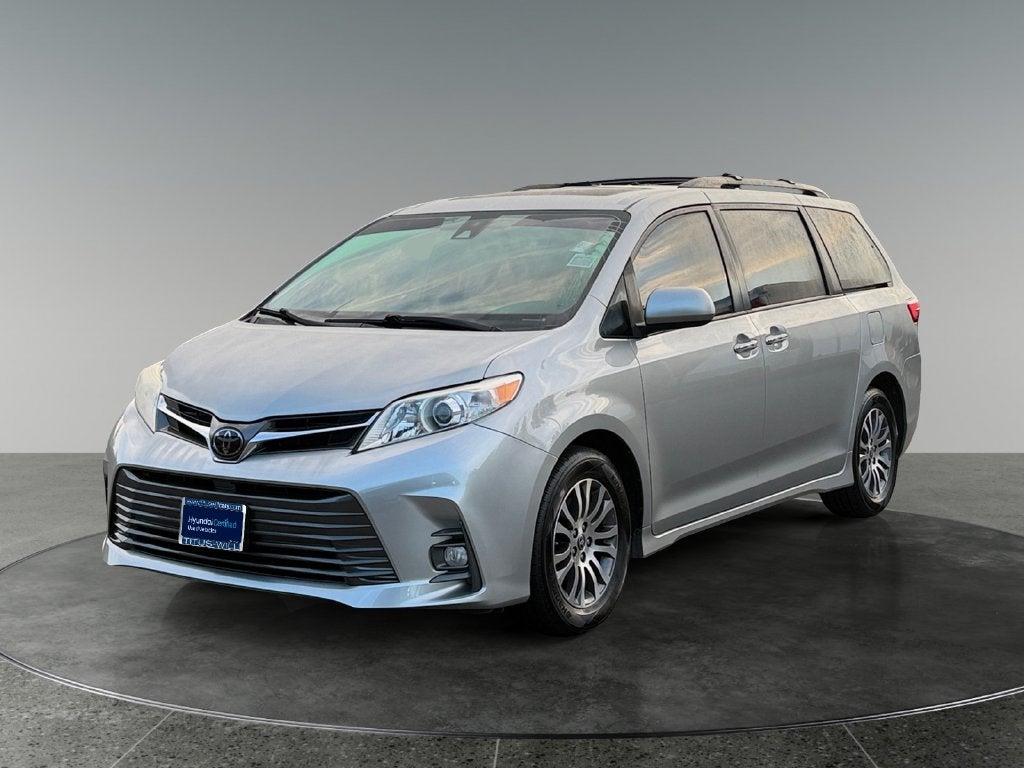 2020 Toyota Sienna XLE 8 Passenger