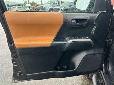 2017 Toyota TACOMA SR5 SR5 V6