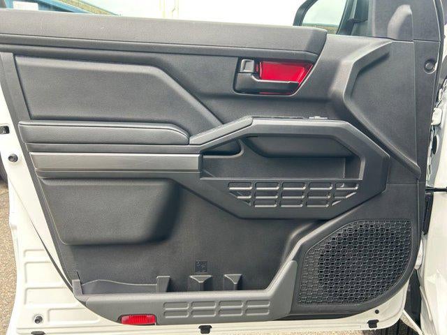2025 Toyota TACOMA SR5 SR5