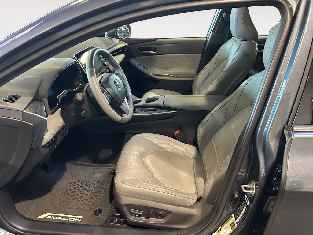 2019 Toyota AVALON HYBRID Limited