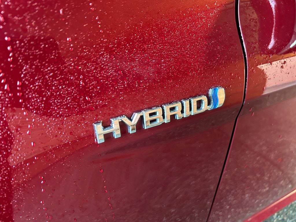 2020 Toyota Camry Hybrid XLE