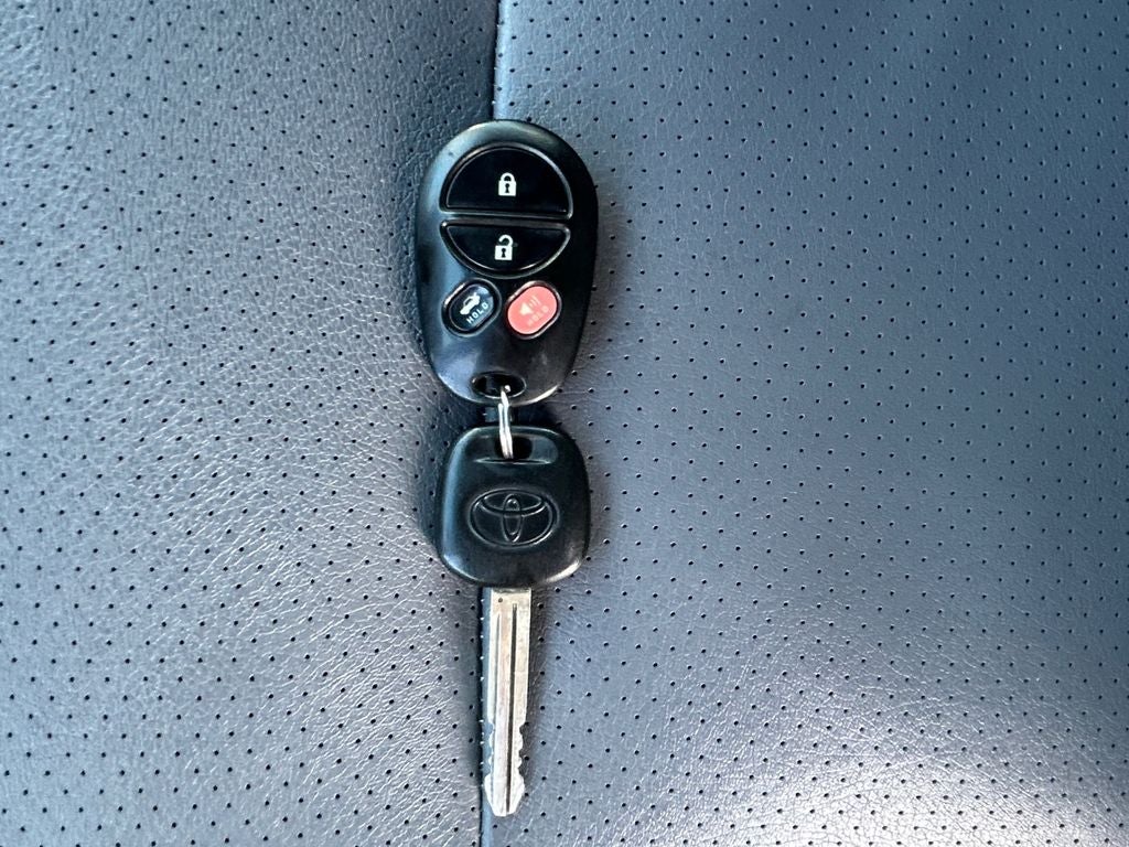 2004 Toyota Camry Solara SLE