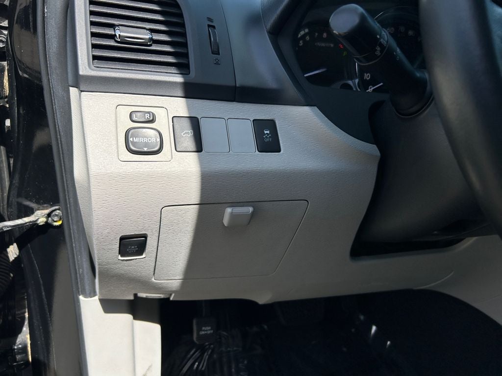 2011 Toyota VENZA Base 1 Owner/Bought here new