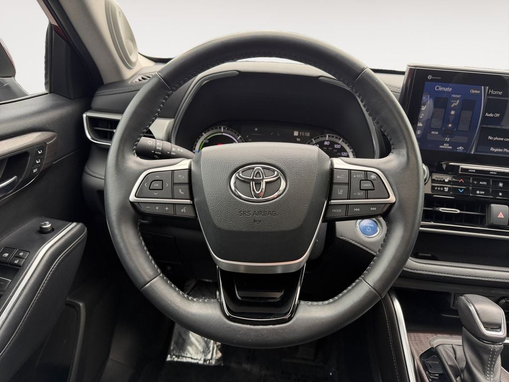 2022 Toyota Highlander Hybrid Platinum