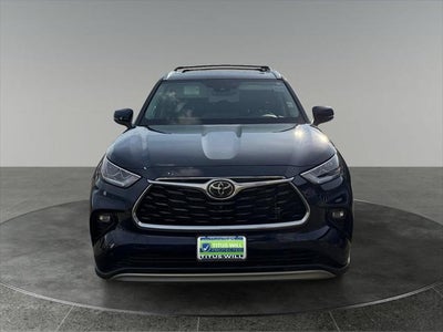 2022 Toyota Highlander Platinum