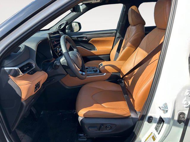 2025 Toyota HIGHLANDER Platinum
