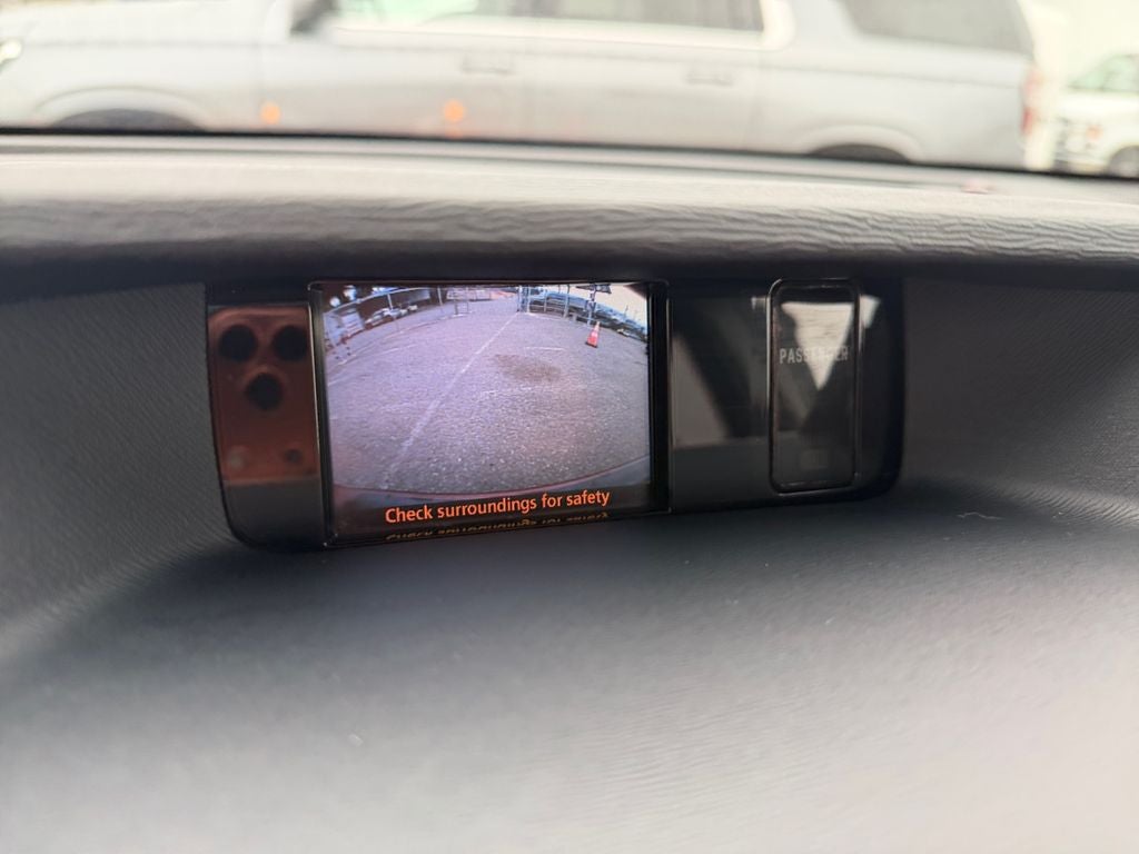 2013 Toyota Sienna SE 8 Passenger
