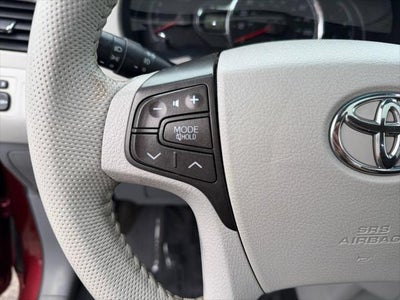2013 Toyota Sienna SE 8 Passenger