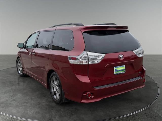 2013 Toyota Sienna SE 8 Passenger
