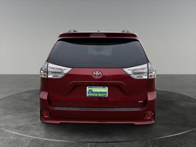 2013 Toyota Sienna SE 8 Passenger