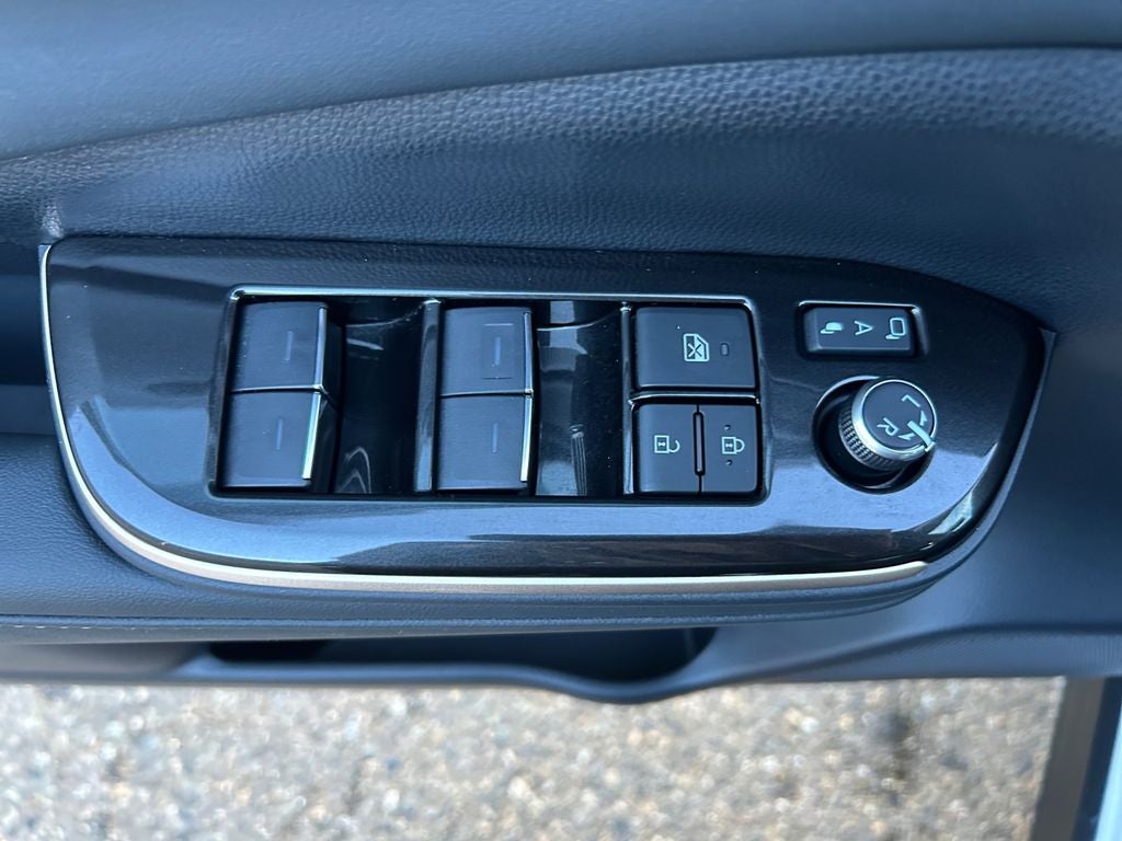 2025 Toyota Crown Signia Limited