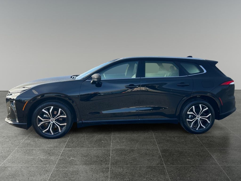 2025 Toyota Crown Signia XLE