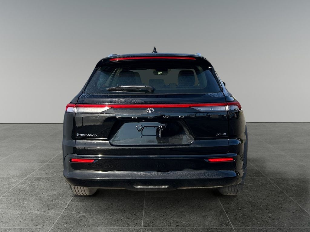 2025 Toyota Crown Signia XLE