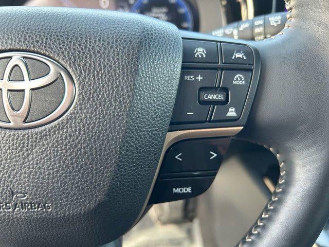 2025 Toyota CROWN SIGNIA XLE Certified