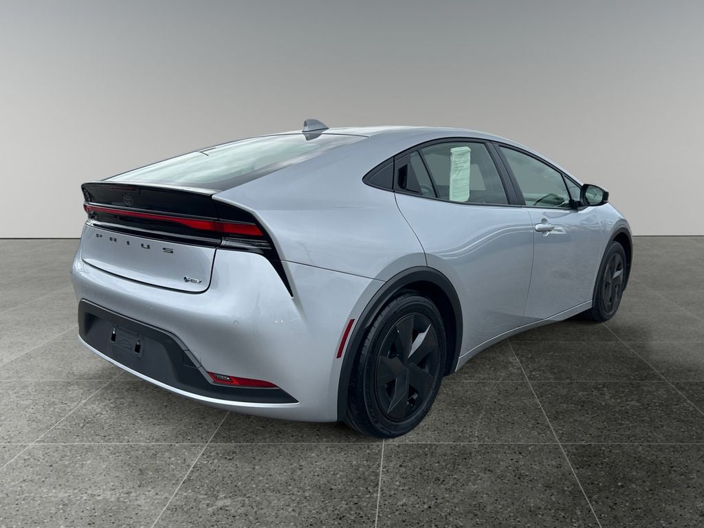 2025 Toyota PRIUS LE