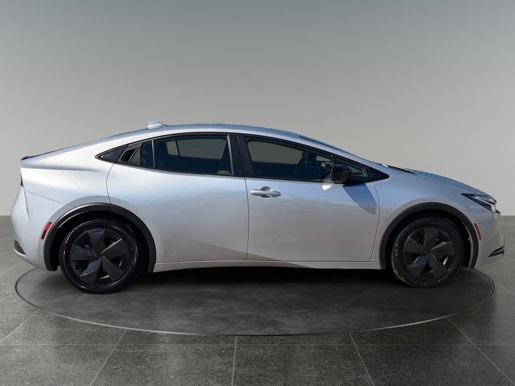 2025 Toyota Prius LE