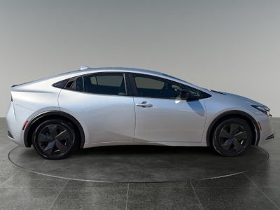 2025 Toyota Prius LE