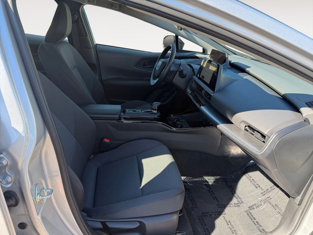 2025 Toyota Prius LE