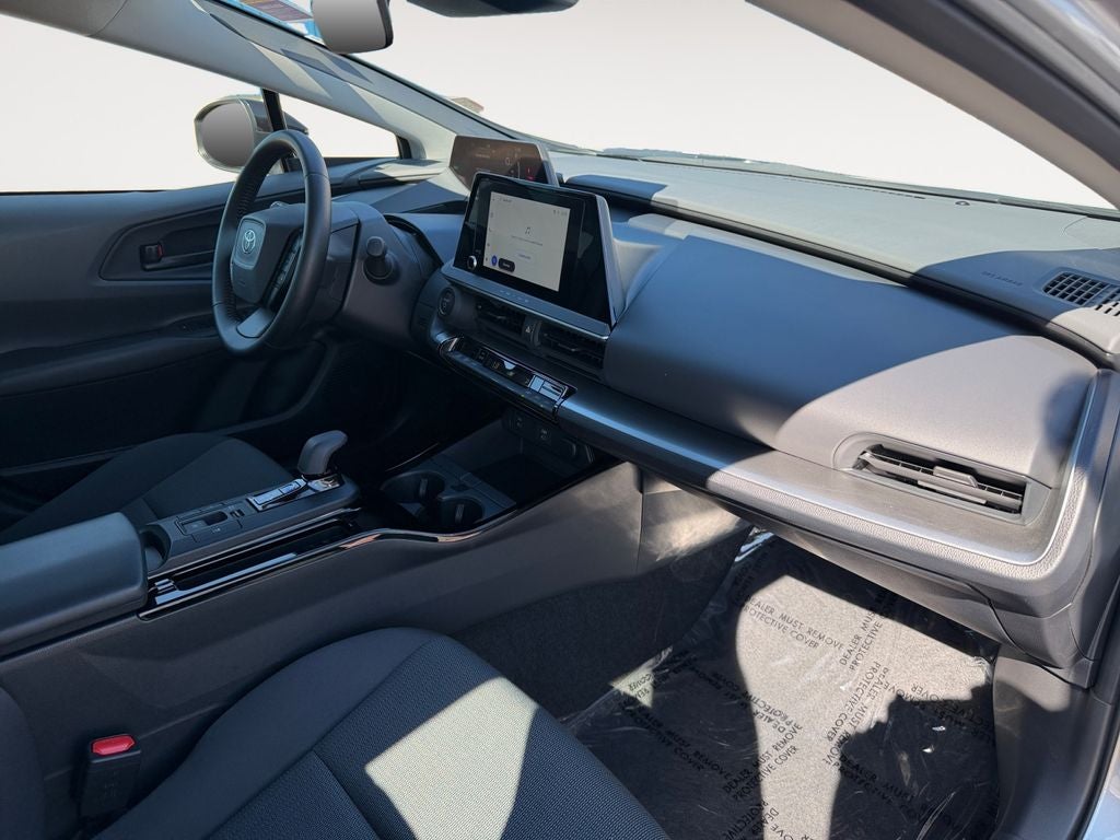 2025 Toyota Prius LE