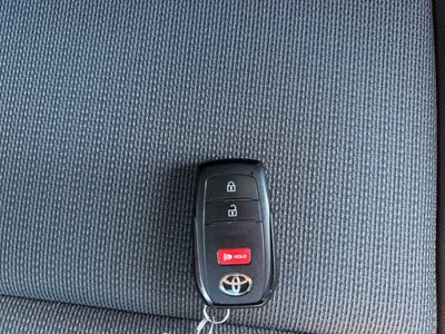2025 Toyota Prius LE