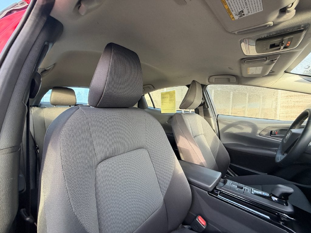 2025 Toyota Prius LE