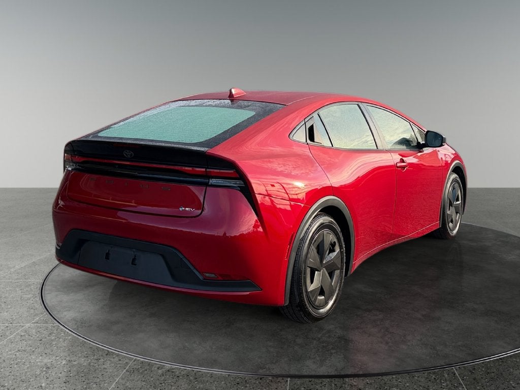 2025 Toyota Prius LE