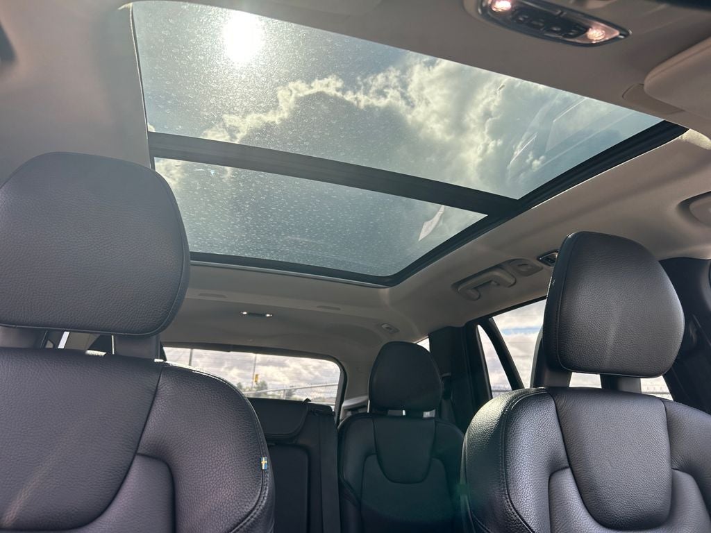 2018 Volvo XC90 T6 Momentum ONE OWNER