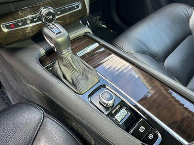 2018 Volvo XC90 T6 Momentum ONE OWNER