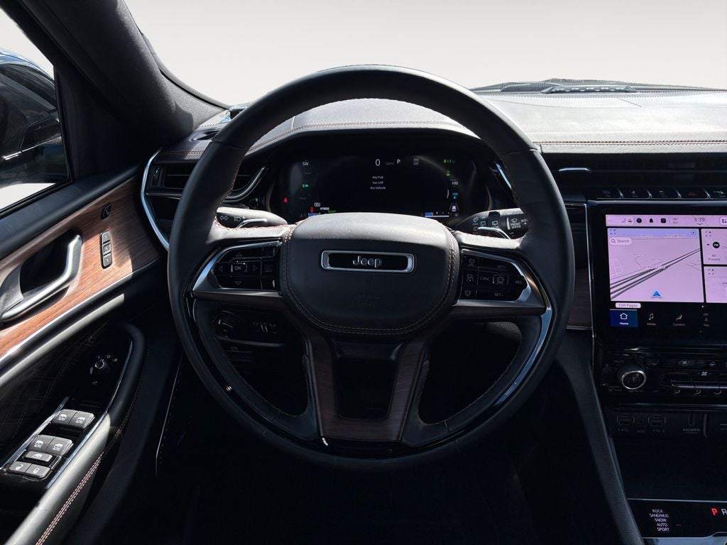 2022 Jeep Grand Cherokee Base