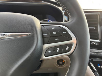 2023 Chrysler Pacifica Hybrid Limited