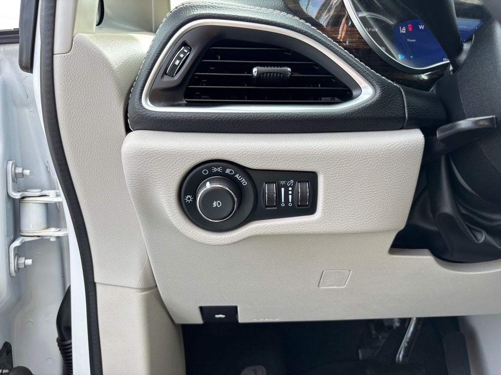 2023 Chrysler Pacifica Hybrid Limited