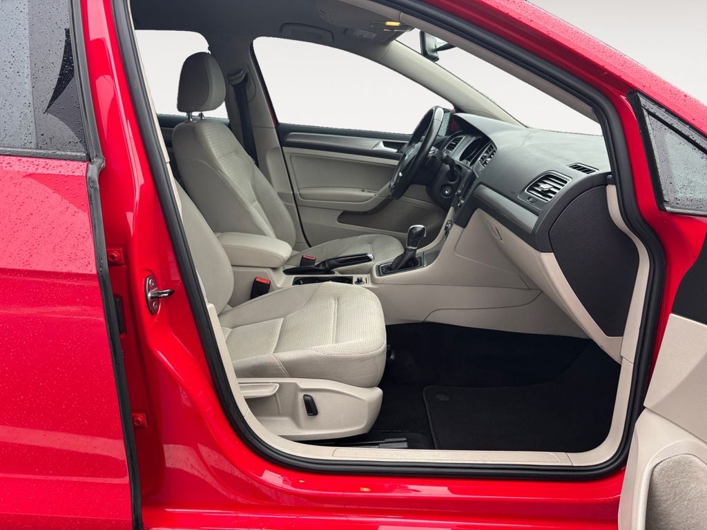 2017 Volkswagen Golf TSI S 4-Door