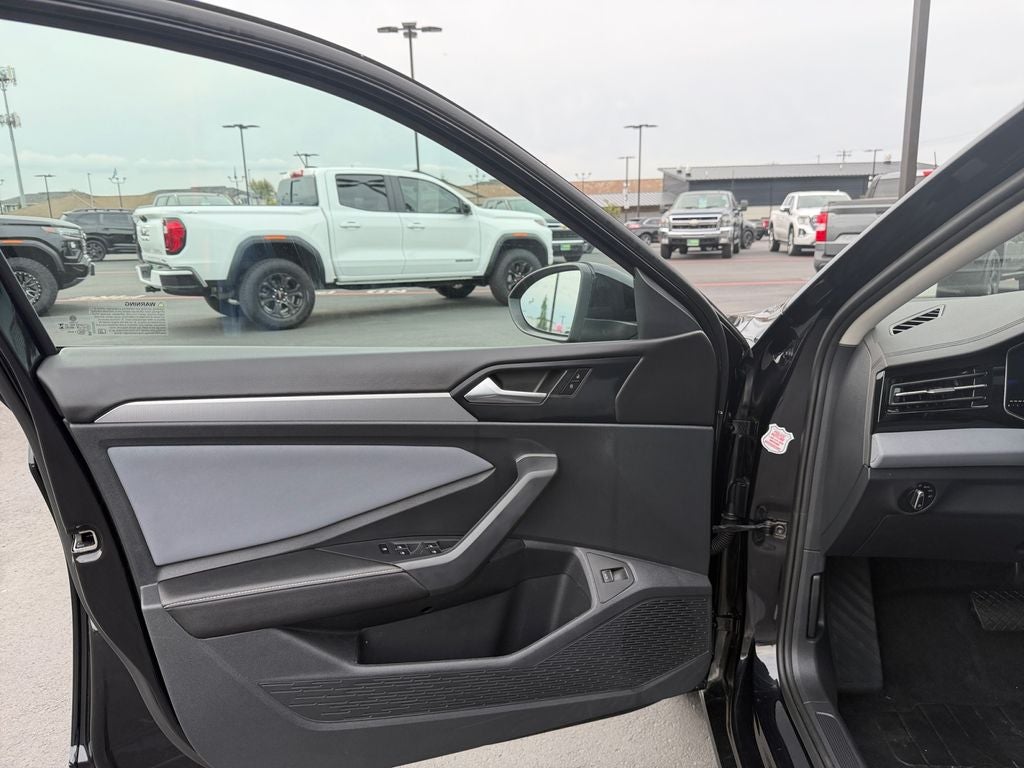 2025 Volkswagen Jetta 1.5T SE